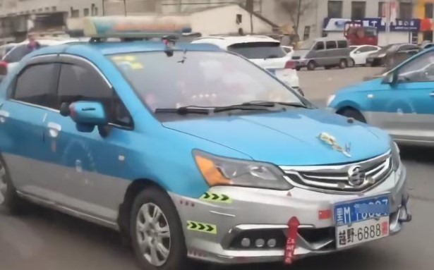 醉男喷飞车资9万