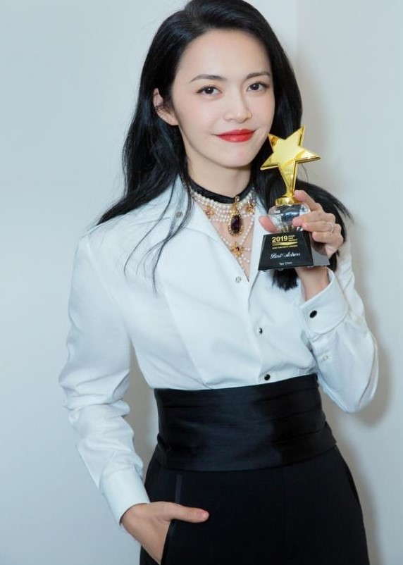 雷佳音姚晨喜提釜山影展大奖