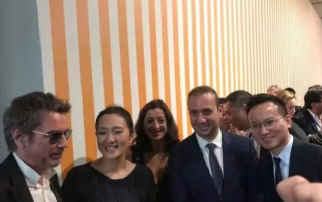 巩俐夫妇出席总统宴会