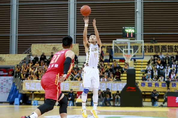 11人全部得分 广厦赢下全华班对战主场8战全胜