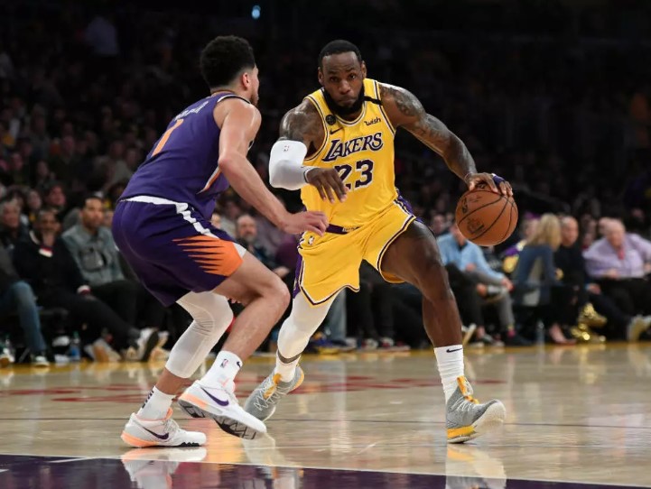 詹皇罚球数超乔丹