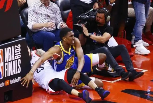 他靠打卡佩拉一战成名