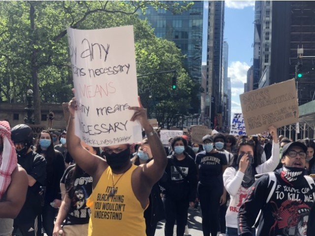 时报广场万人聚集