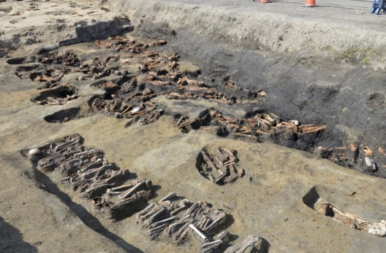 首次大规模出土,大阪,江户时期,梅田墓