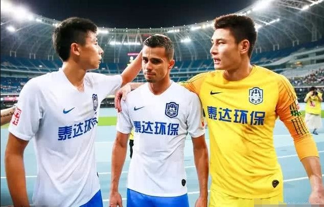 武汉卓尔VS天津泰达