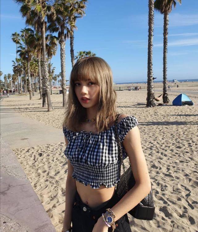 Lisa在舞台上霸气