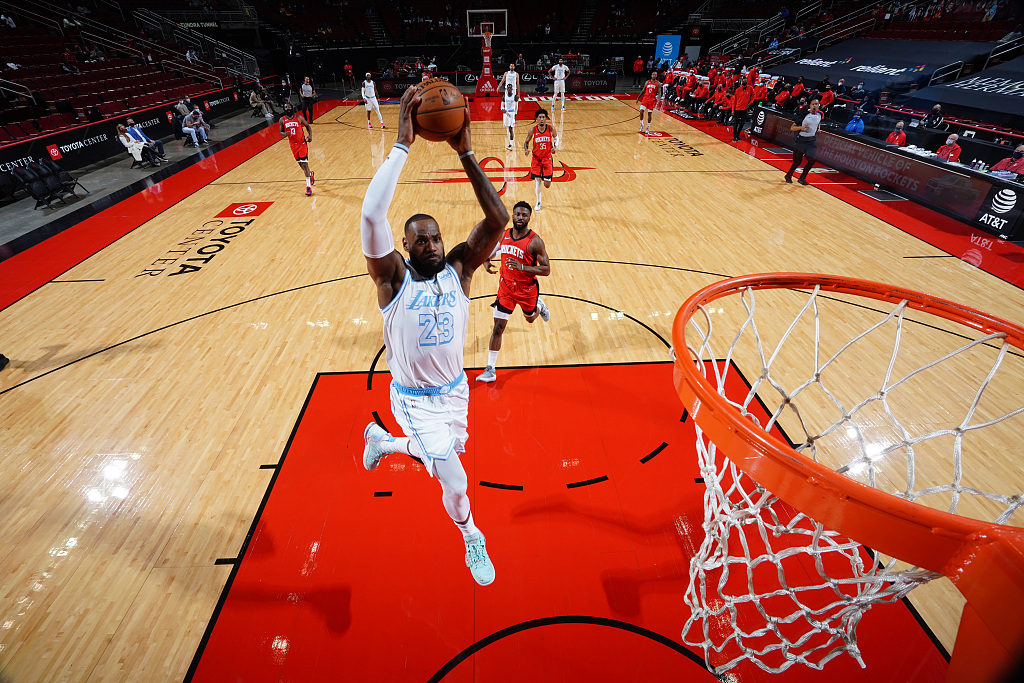 NBA常规赛湖人120比102轻取火箭