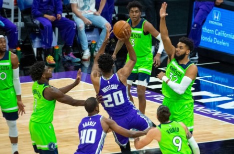 灰狼击退国王逃脱垫底