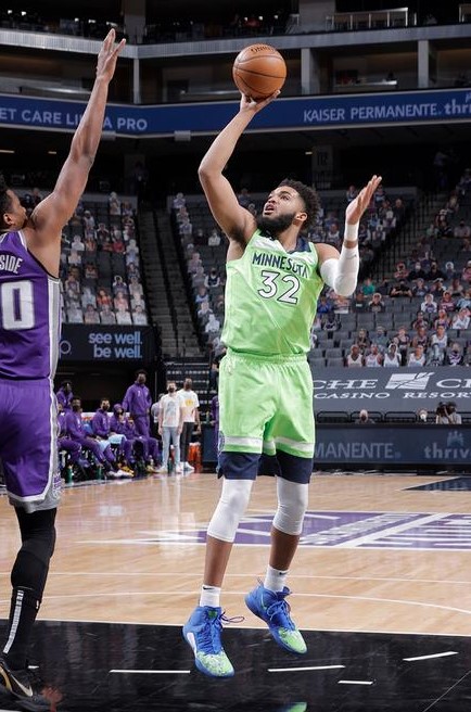 灰狼击退国王逃脱垫底