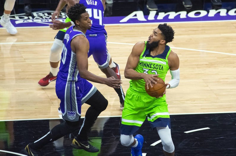 灰狼击退国王逃脱垫底