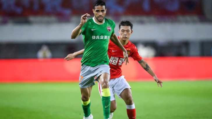 目前中超共计产生490脚射门179脚射正，总射偏率63.47%，只有射偏率高于总射偏率的球员才会入选。