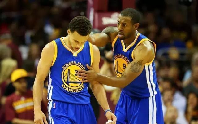 16年勇士取得NBA历史第一