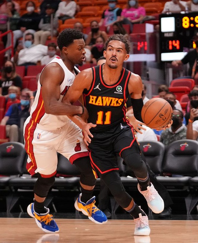 特雷-杨 出战18分钟仅15中5