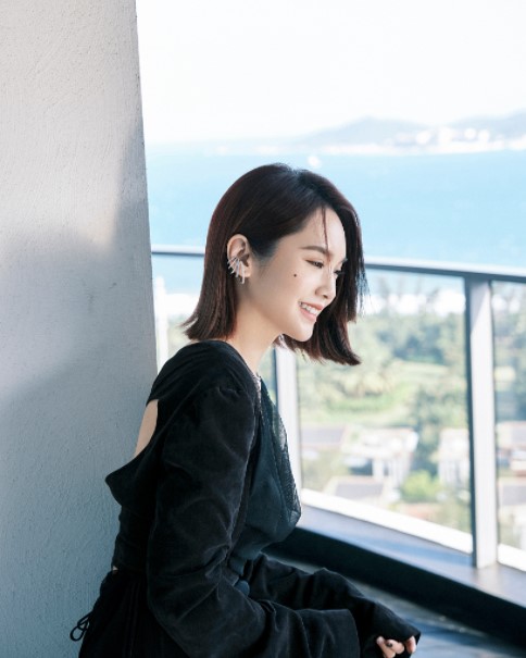 杨丞琳发布一组大片她