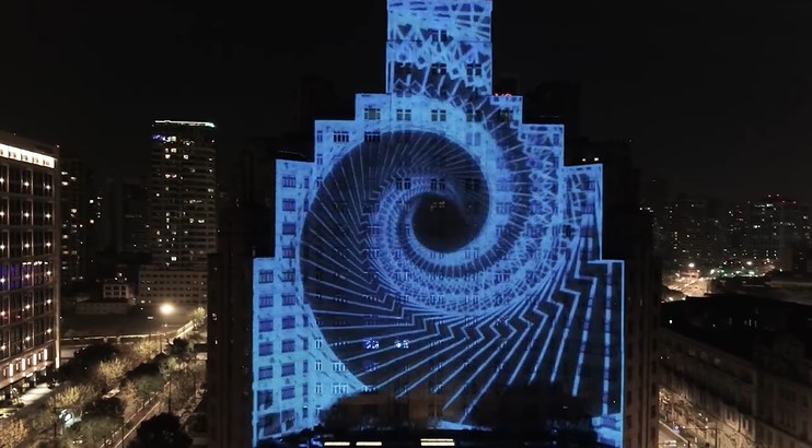 COACH灯光投影秀