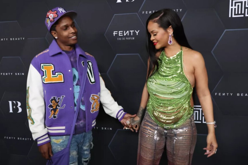 蕾哈娜秘密生子