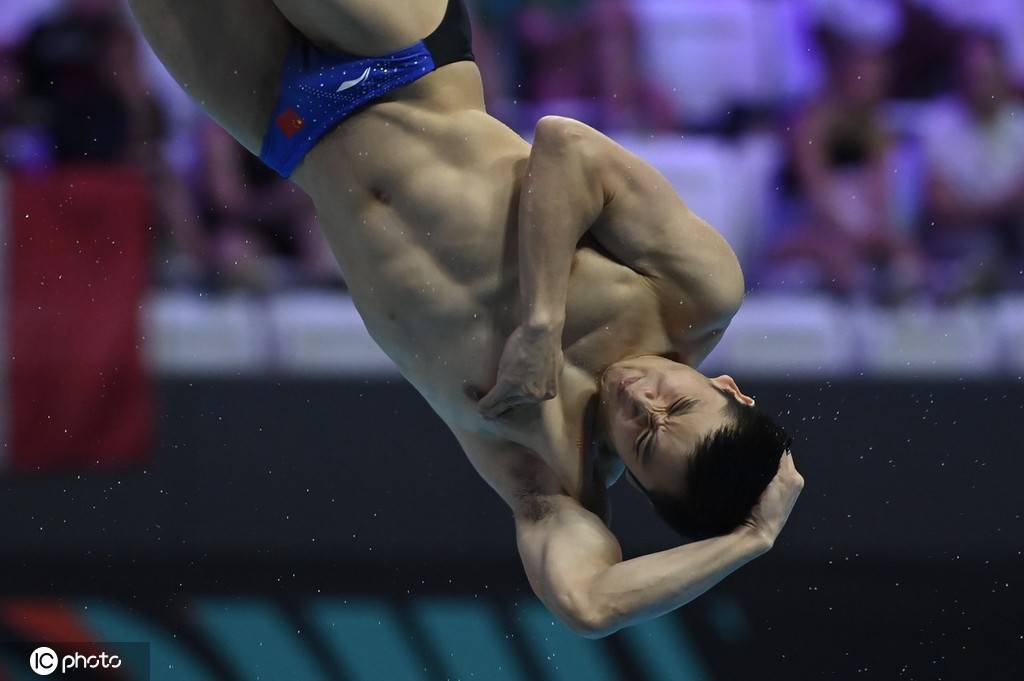 世锦赛.王宗源夺冠,3米板跳水