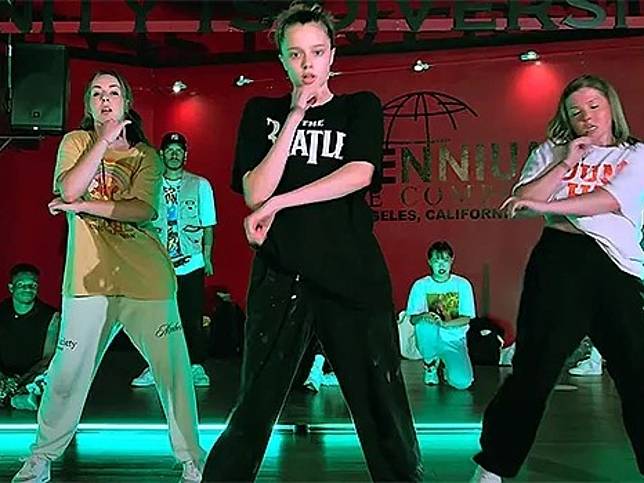 希萝努韦尔裘莉彼特