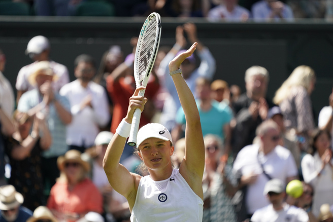 法网夺冠后,波兰世界球后思薇雅蒂,温网