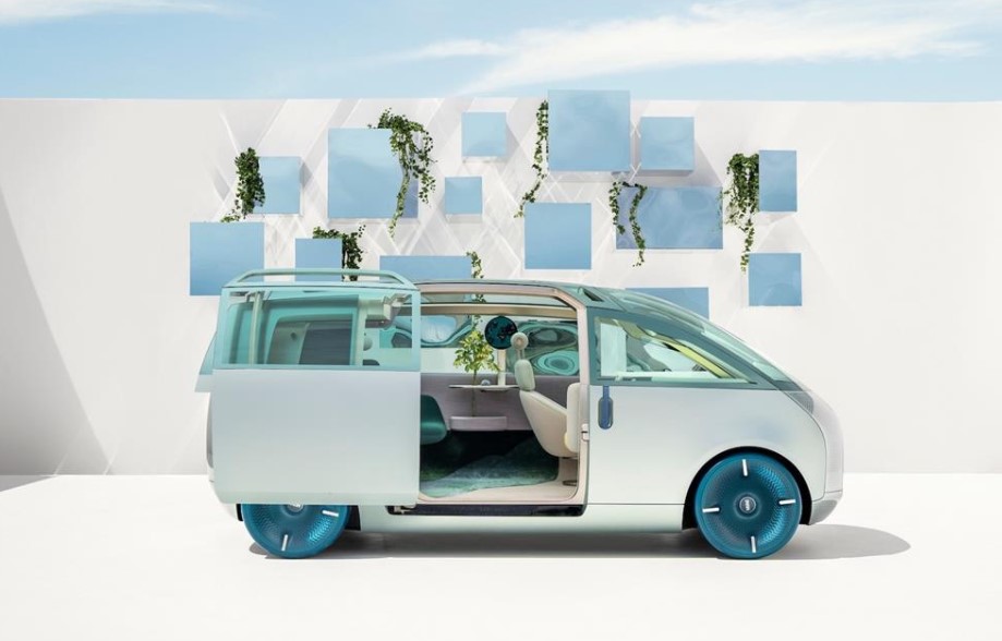 MINI Vision Urbanaut