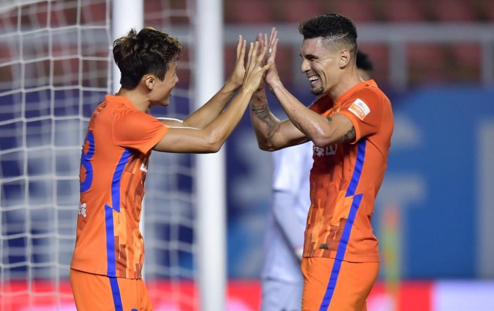 申花2-1逆转泰山