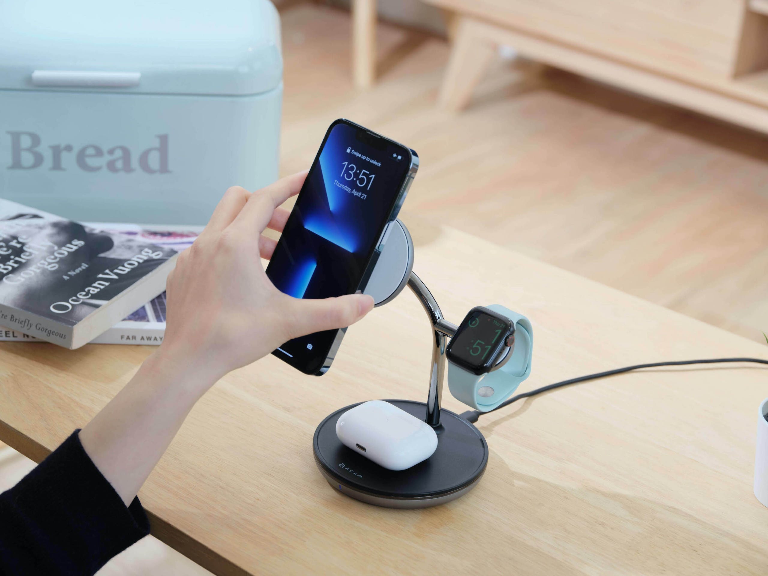 三合一磁吸无线充电座