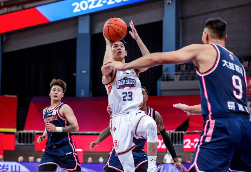  广东队战胜同曦队