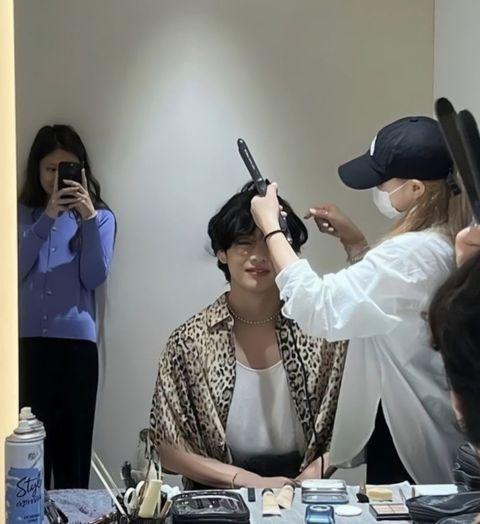 BLACKPINK,BTS V ,Jennie