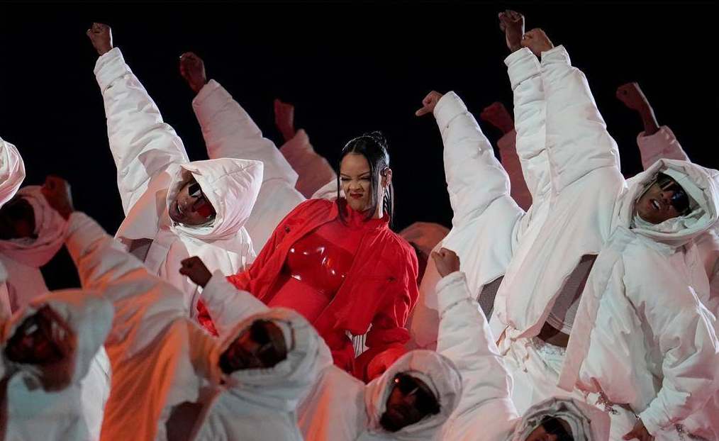 蕾哈娜挺孕肚,NFL,超级杯