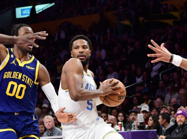 詹姆斯砍下13分创新低