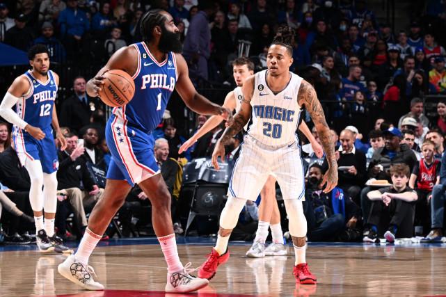 76人主场击退魔术队