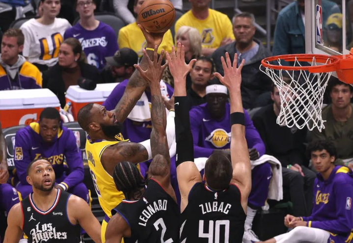 湖人118-125不敌快船