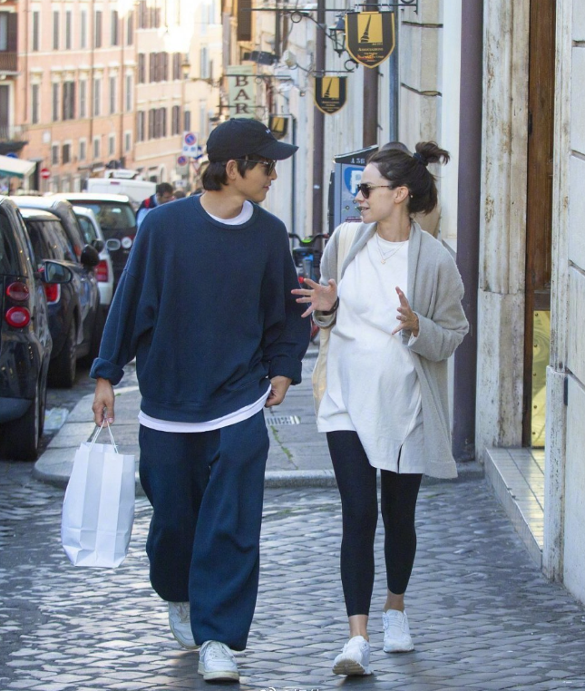 宋仲基罗马约会