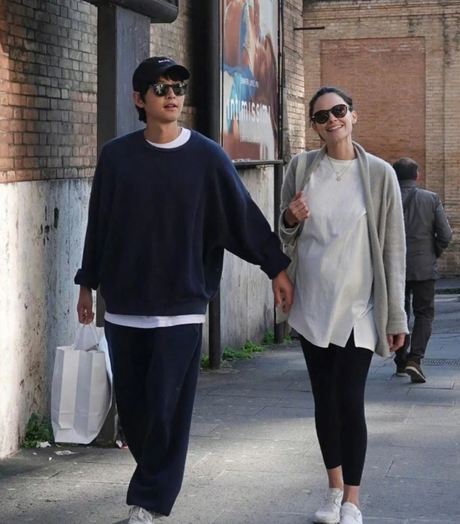 宋仲基罗马约会