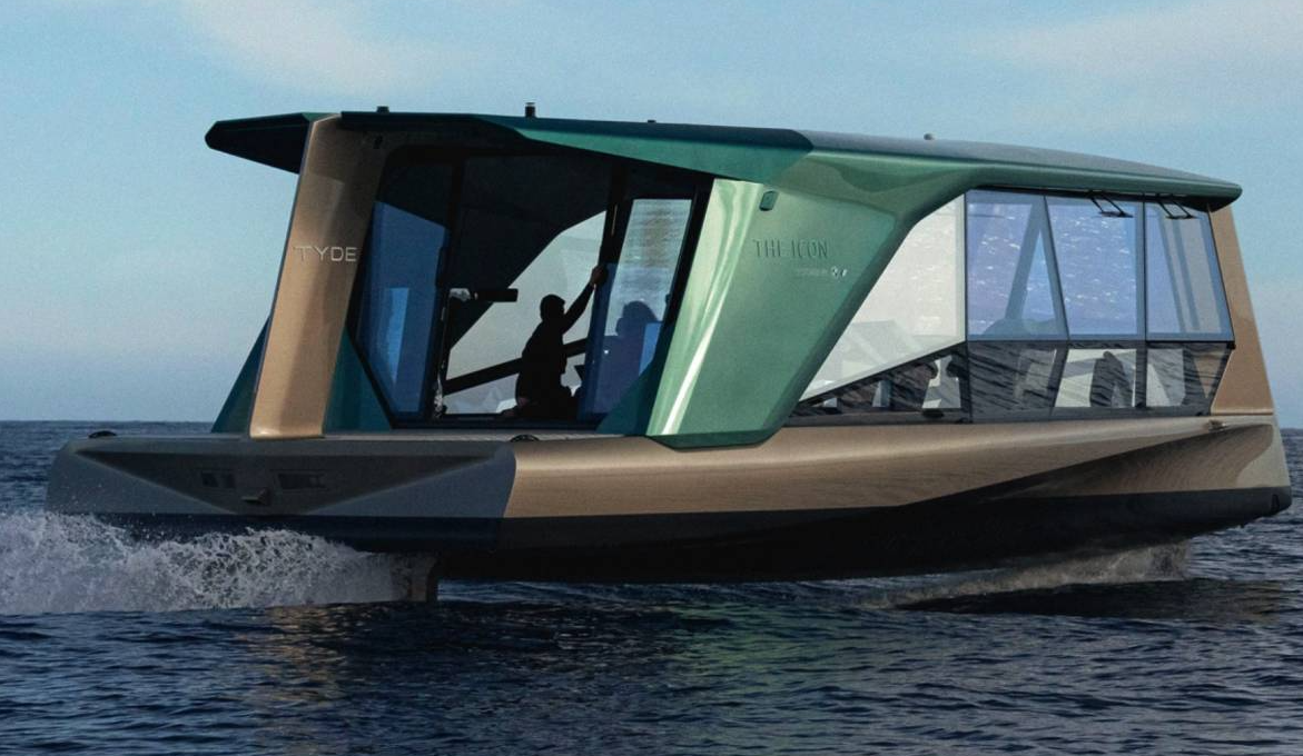 超奢华游艇,The Icon,BMW