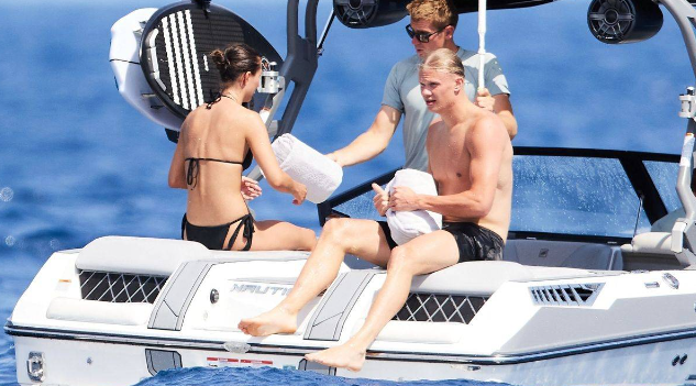 海边冲浪,哈兰德