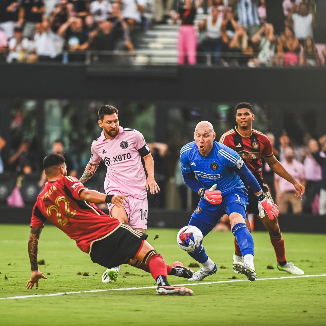 梅西热潮,梅西,Lionel Messi,迈阿密国际队长,粉色球衣