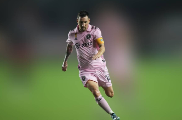 美职联常规赛 梅西仅踢36分钟伤退 迈阿密国际替补发威4-0大胜