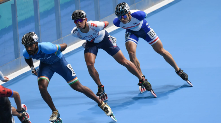 滑轮溜冰,黄玉霖0.01秒奇迹压线