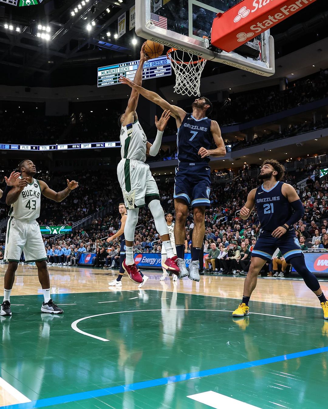 NBA篮球字母哥,雄鹿,老鹰