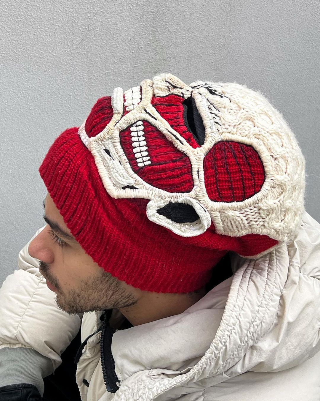 英国设计师, 进击的巨人, 针织面罩, Jaffa Saba