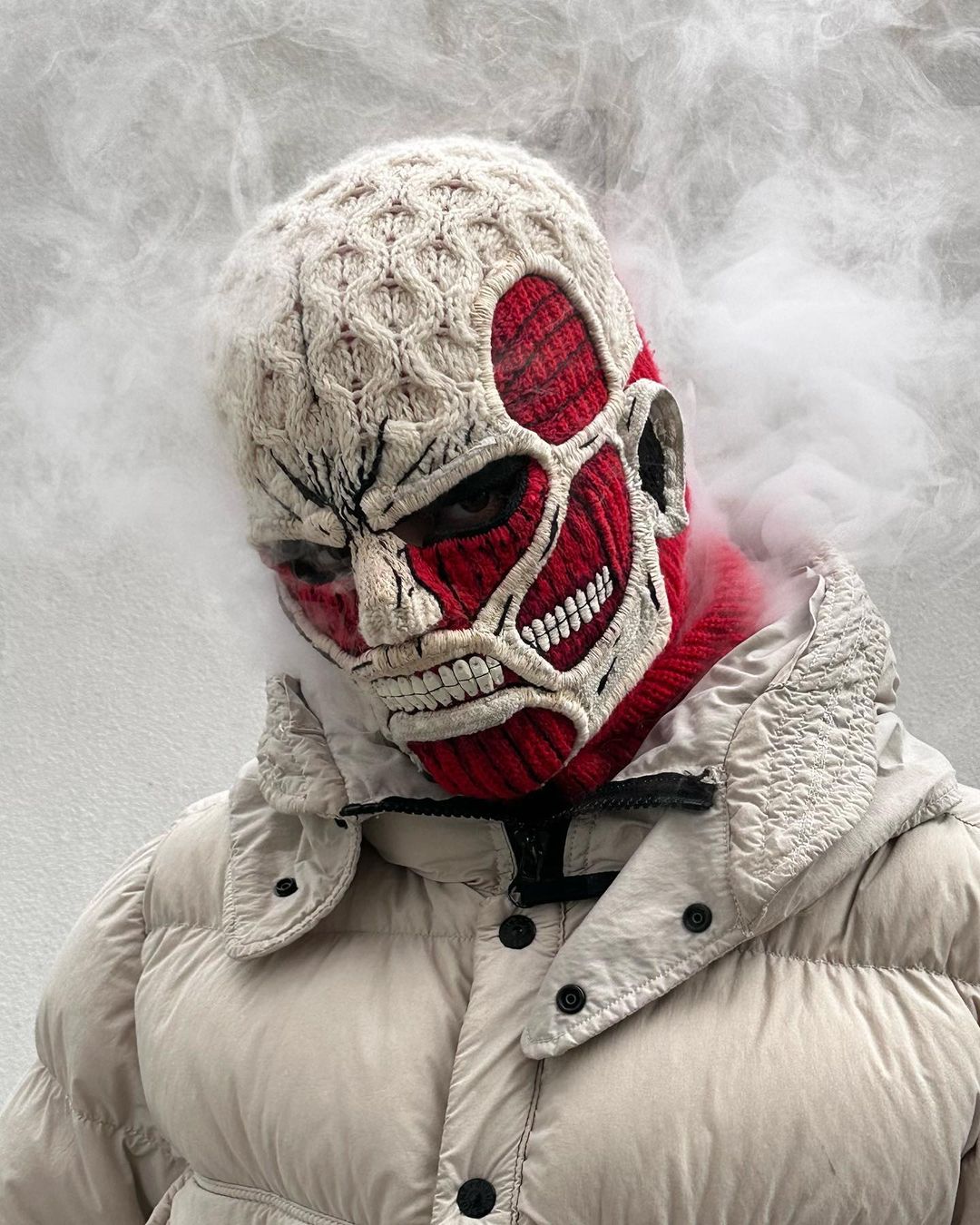 英国设计师, 进击的巨人, 针织面罩, Jaffa Saba