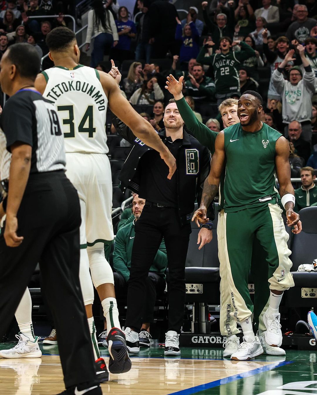 鹿,字母哥,尼克斯,布伦森, 利拉德, 迪文琴佐