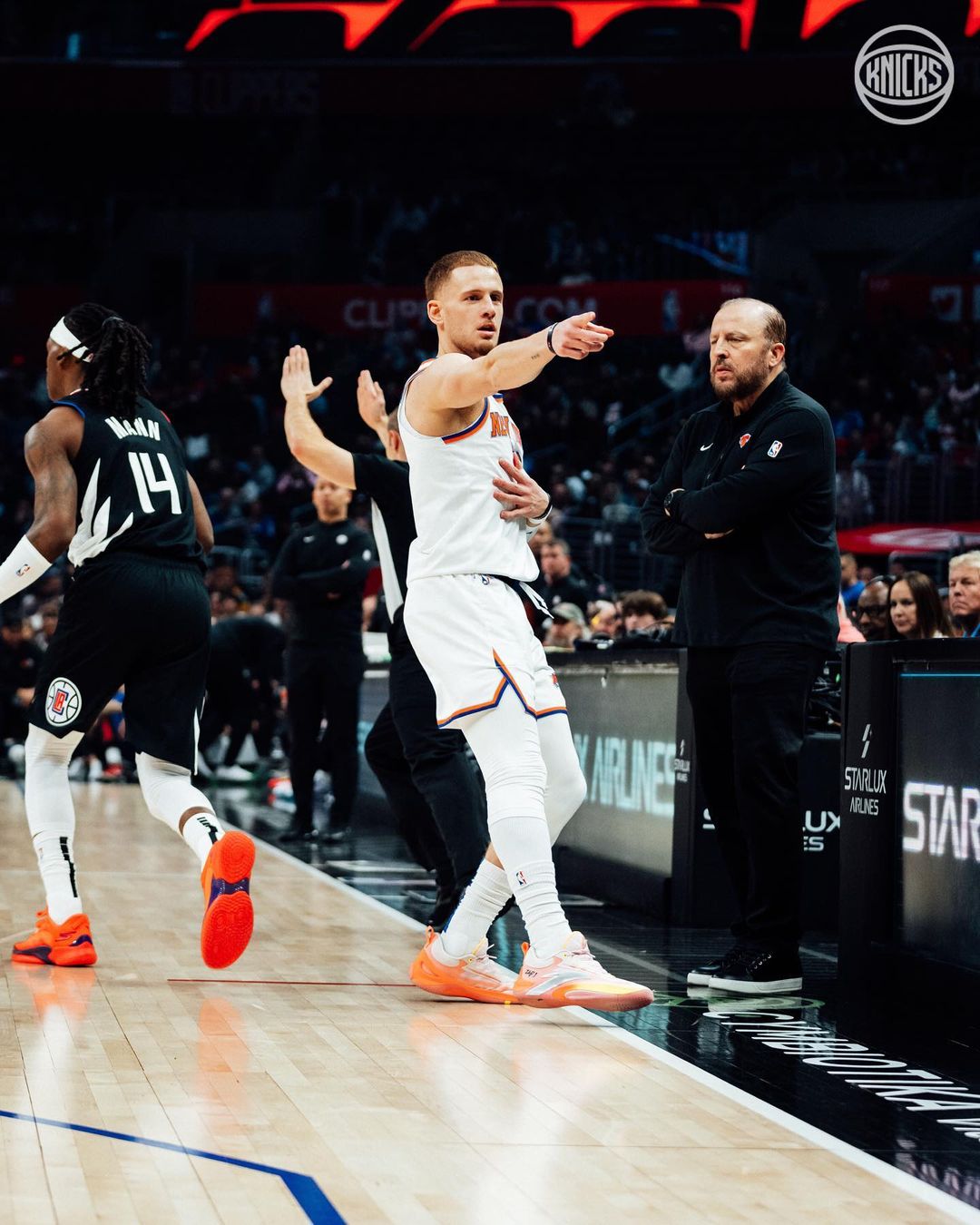 洛杉矶湖人,尼克斯,两连败, 浓眉, 詹姆斯,NBA,互博体育