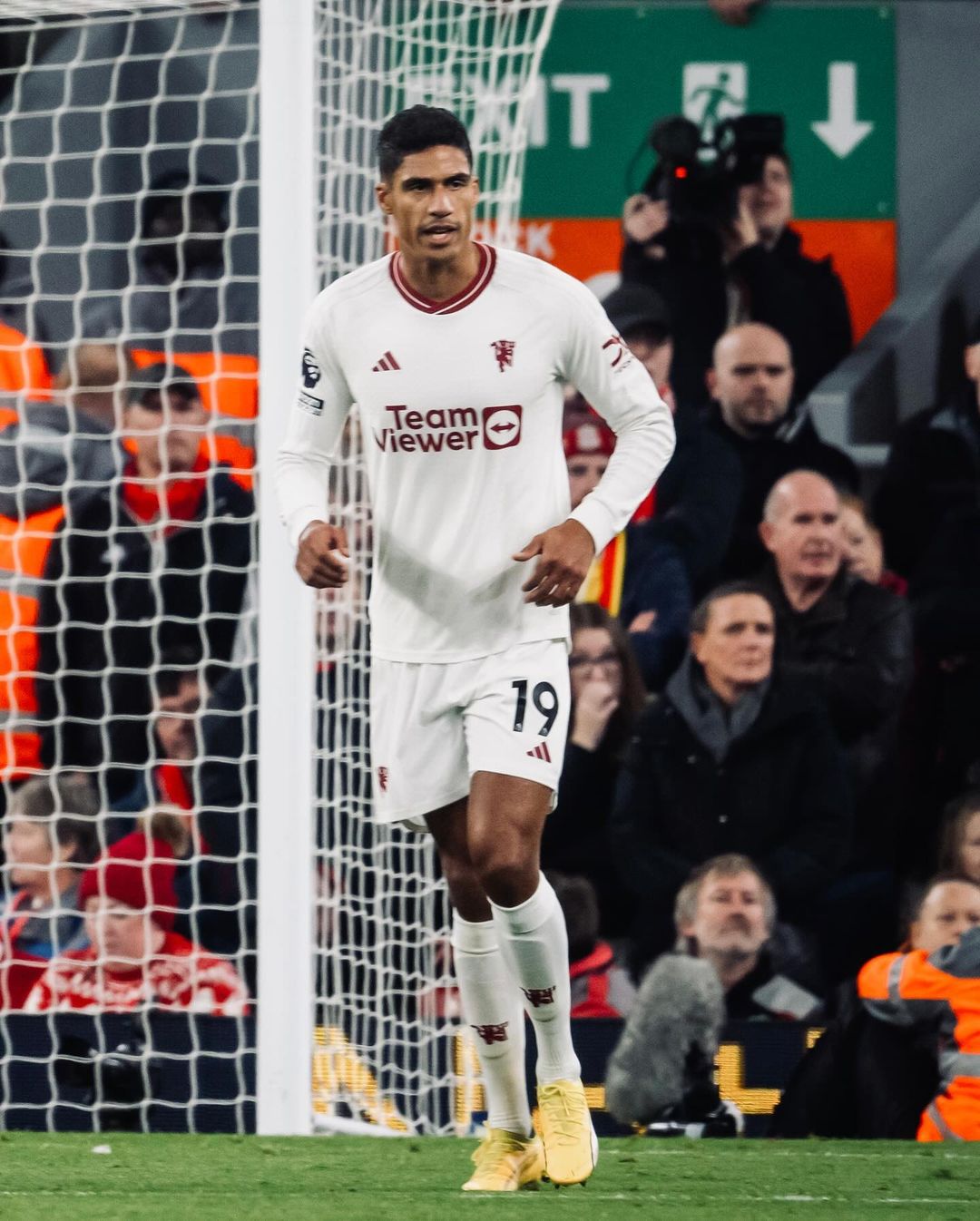 利物浦, 曼联, 英超榜首, 阿诺德, 阿姆拉巴特, 英超