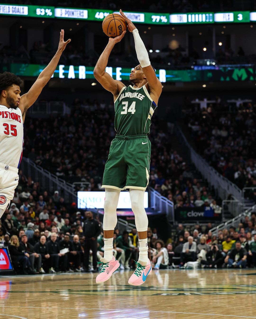 鹿,字母哥,尼克斯,布伦森, 利拉德, 迪文琴佐