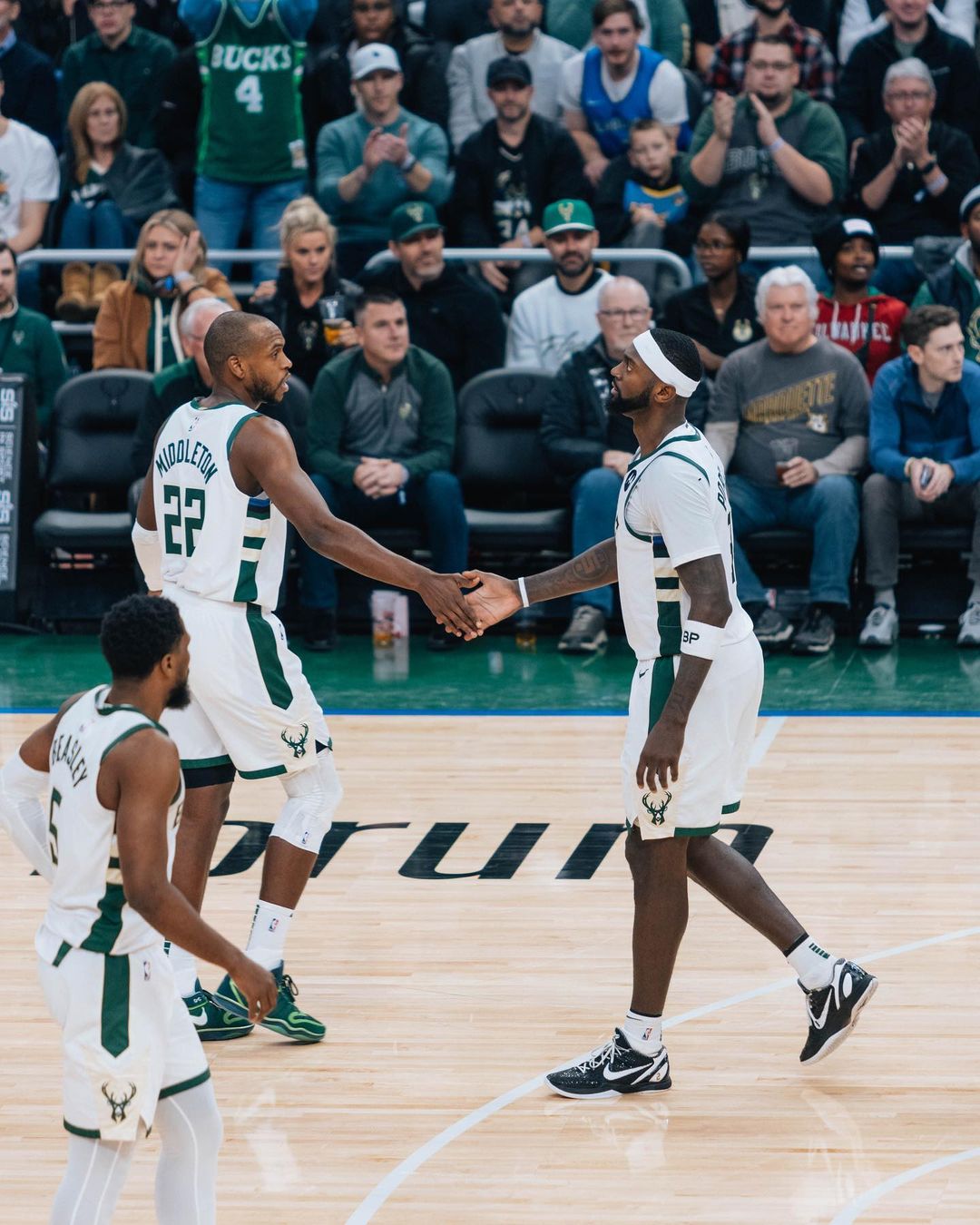 鹿,字母哥,尼克斯,布伦森, 利拉德, 迪文琴佐