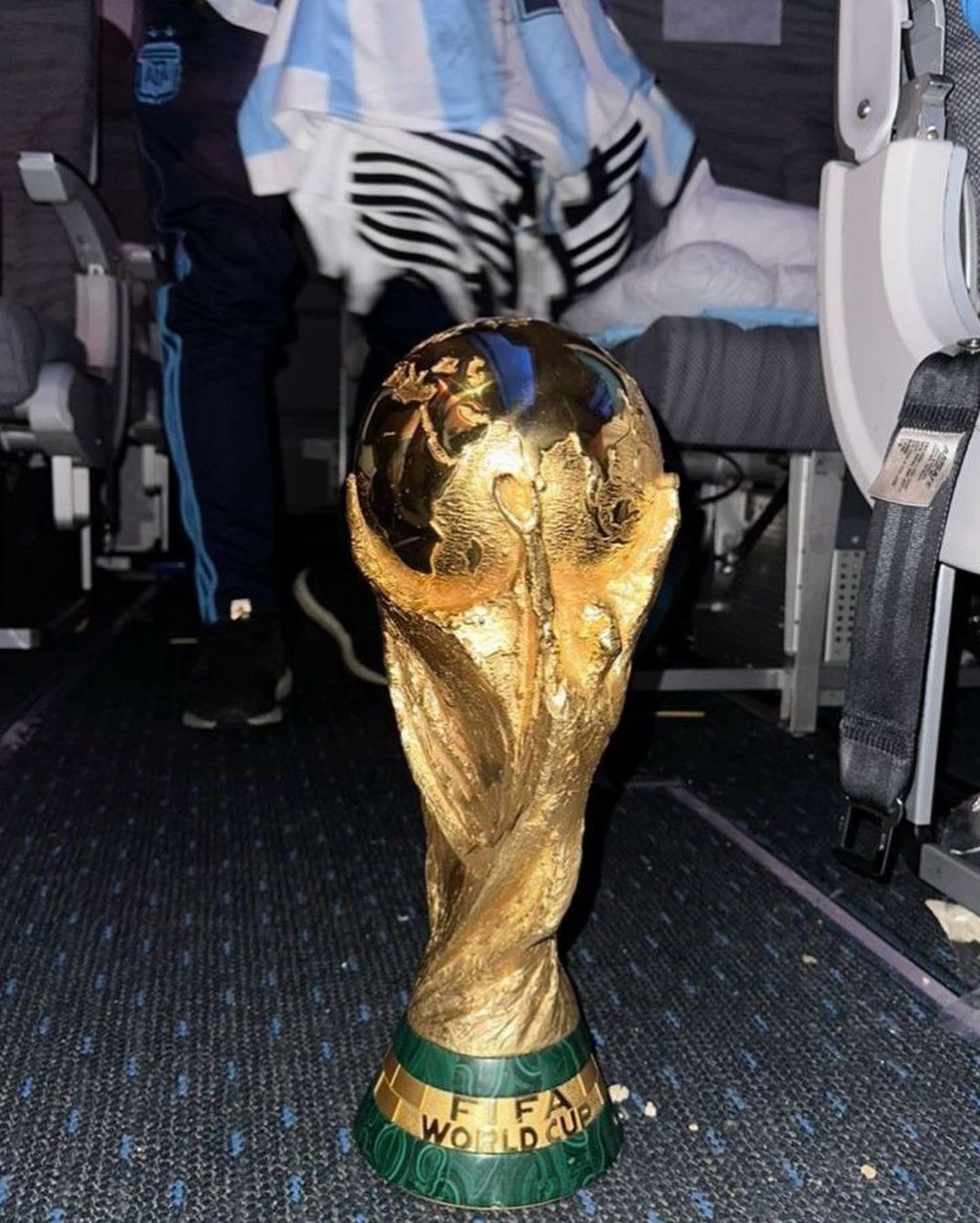 梅西,哈兰德,生涯3度荣获,FIFA,最佳男子球员奖,Lionel Messi,英格兰足球超级联赛