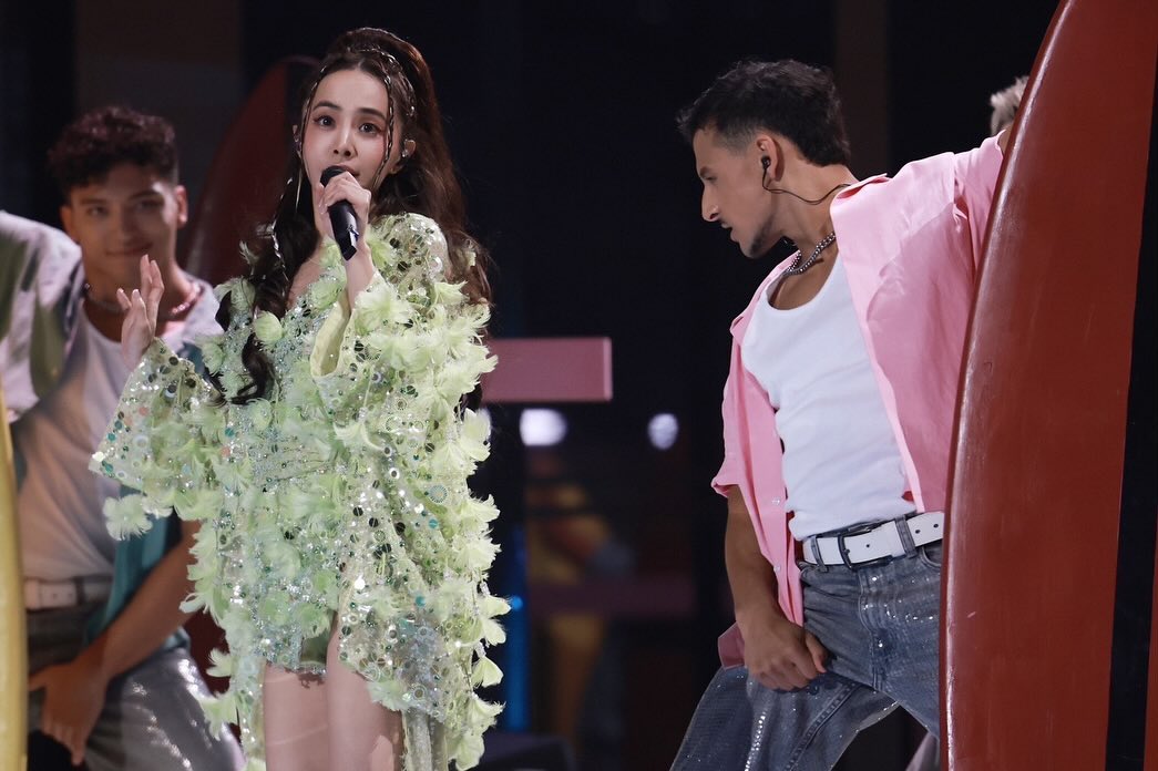 呸姐,跨年唱太好,假唱,蔡依林,芭比风格,VALENTINO时尚秀,湖南卫视,娱乐圈, 马德里不思议,笔直美腿