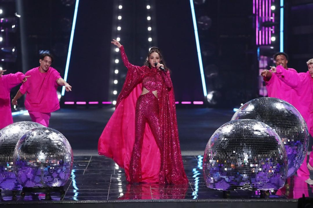 呸姐,跨年唱太好,假唱,蔡依林,芭比风格,VALENTINO时尚秀,湖南卫视,娱乐圈, 马德里不思议,笔直美腿